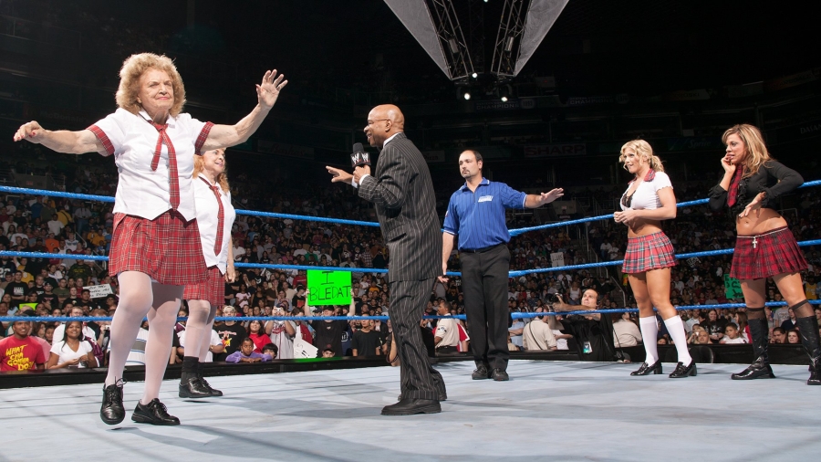 SmackDown09212004_193--5674bb55aeafefaa8b1df8d858c3bb51.jpg