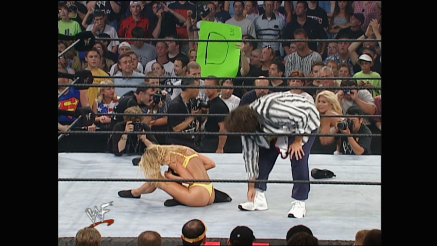 WWE_Invasion_2001_Stacy_Torrie_vs_Lita_Trish_mp4_000708724.jpg