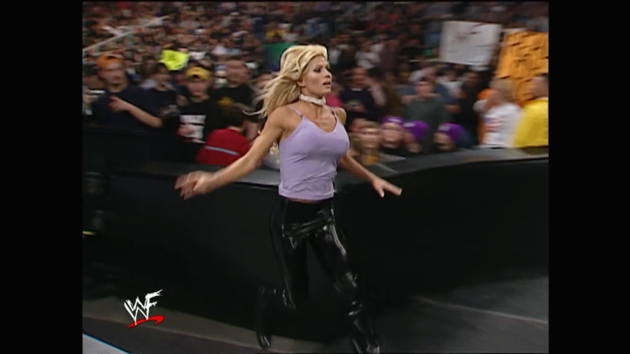 WWE_Survivor_Series_2001_Torrie_Ringside_mp4_000002066.jpg