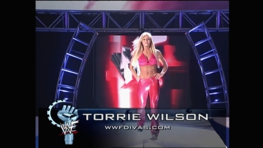 WWE_Rebellion_UK_2001_Lita_Torrie_vs_Molly_Stacy_mp4_000122156.jpg