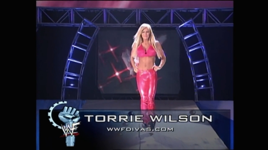 WWE_Rebellion_UK_2001_Lita_Torrie_vs_Molly_Stacy_mp4_000123056.jpg