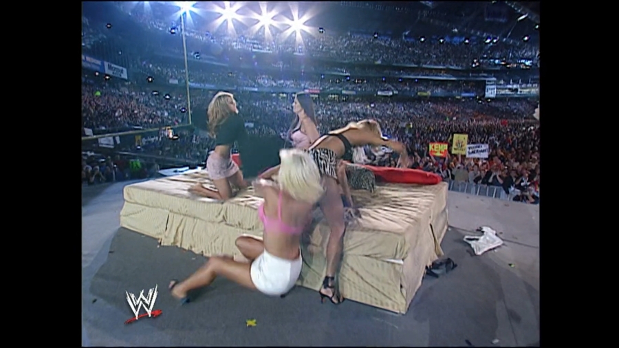 WWE_WrestleMania_19_mp4_006114766.jpg