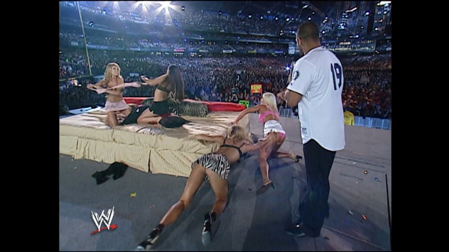 WWE_WrestleMania_19_mp4_006132300.jpg