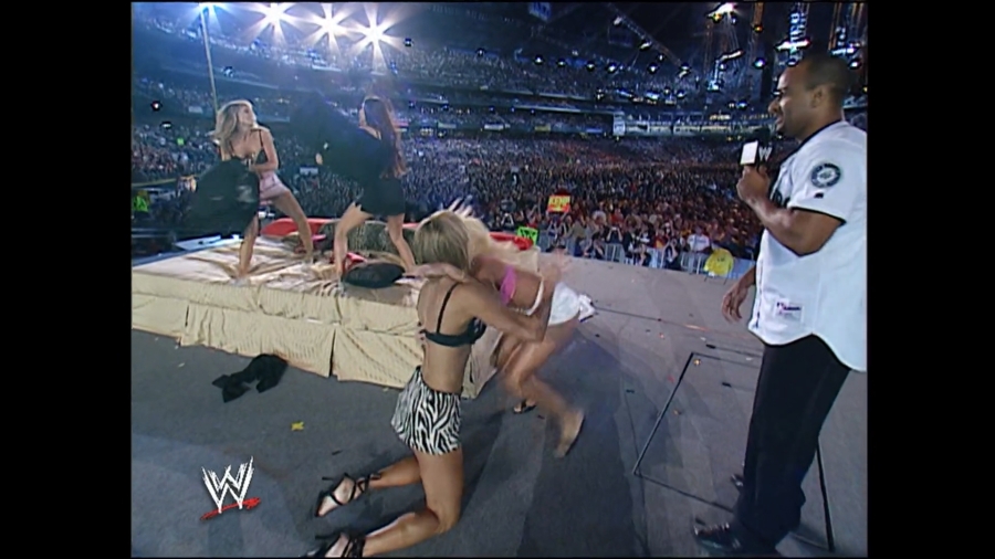 WWE_WrestleMania_19_mp4_006136900.jpg