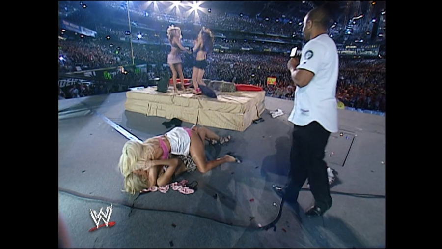 WWE_WrestleMania_19_mp4_006138866.jpg