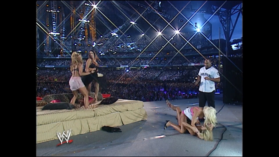 WWE_WrestleMania_19_mp4_006140966.jpg