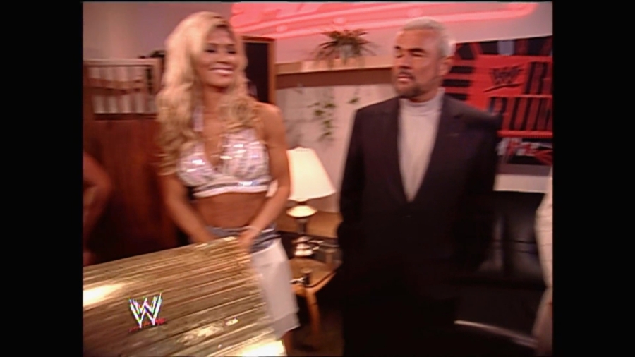 WWE_Royal_Rumble_2005_mp4_001462533.jpg