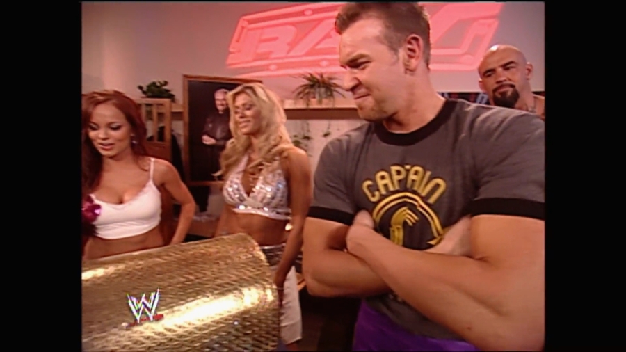 WWE_Royal_Rumble_2005_mp4_003298366.jpg