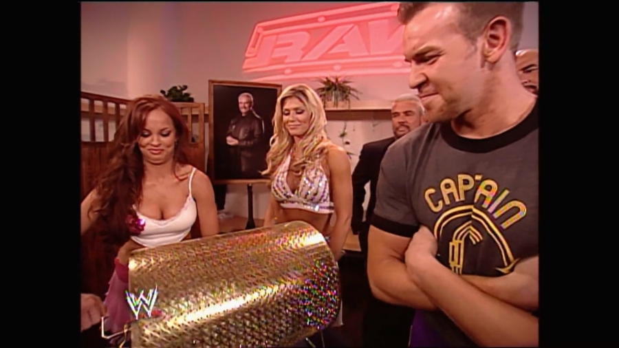 WWE_Royal_Rumble_2005_mp4_003298866.jpg