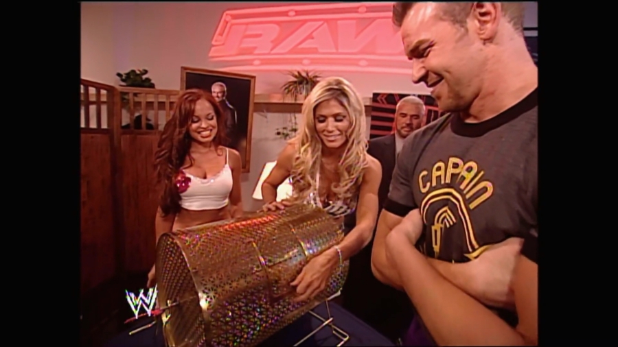 WWE_Royal_Rumble_2005_mp4_003305133.jpg