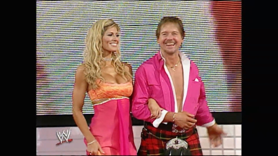 WWE_Wrestlemania_21_Hall_Of_Fame_Ramp_Segment_Featuring_Divas_mp4_000196458.jpg