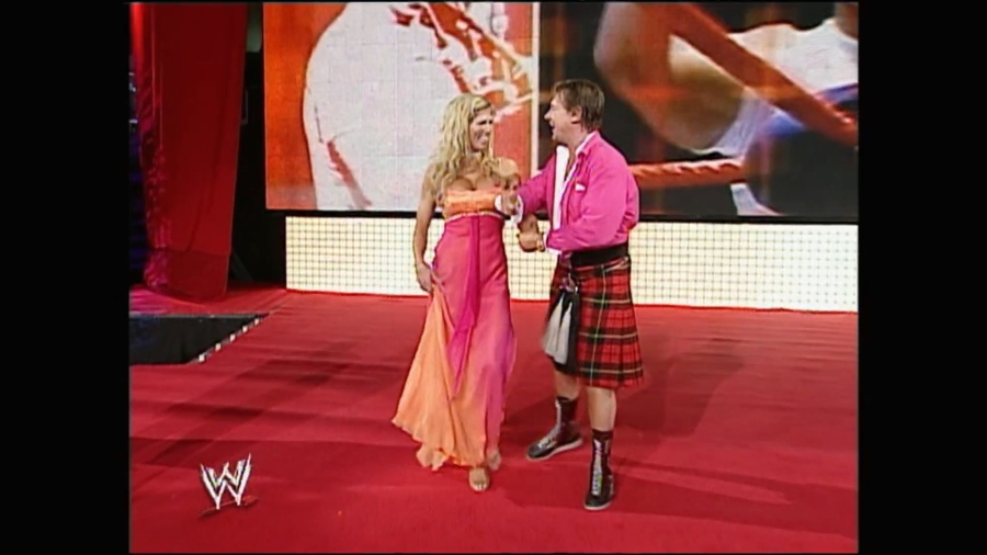 WWE_Wrestlemania_21_Hall_Of_Fame_Ramp_Segment_Featuring_Divas_mp4_000202158.jpg