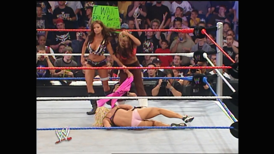 WWE_Great_American_Bash_2005_Melina_vs_Torrie_mp4_000376514.jpg