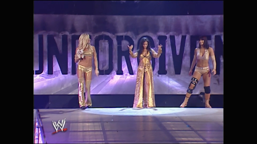 WWE_Unforgiven_2005_Ashley_Trish_vs_Torrie_Victoria_mp4_000018758.jpg