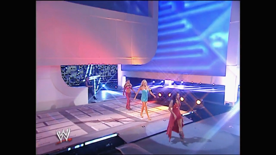 WWE_Cyber_Sunday_2006_Lita_vs_Mickie_mp4_000011778.jpg