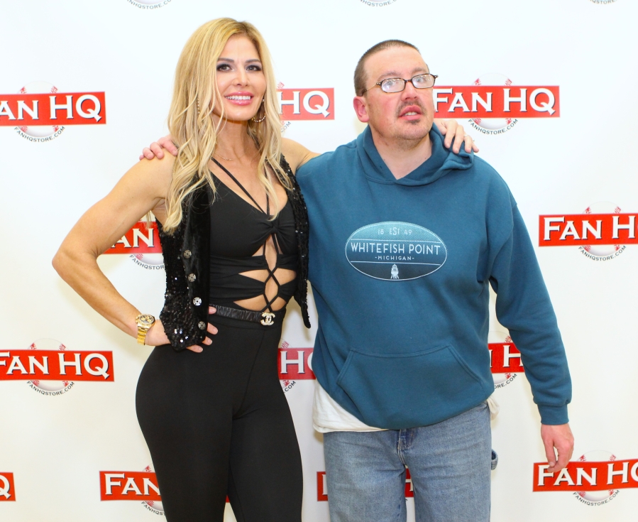 Torrie_Wilson_Fan_HQ_MAW_Event_281829.jpg